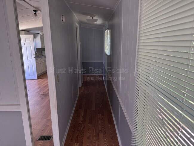 Building Photo - 1473 Brooksouth Dr