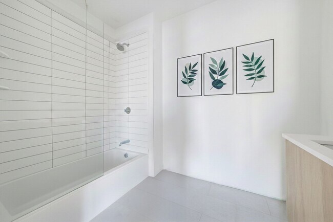 Building Photo - 1035 Commonwealth Ave