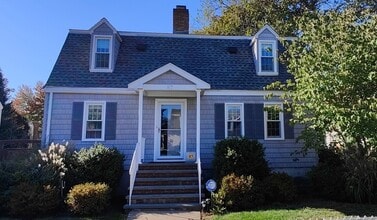 Building Photo - 87 Evans St