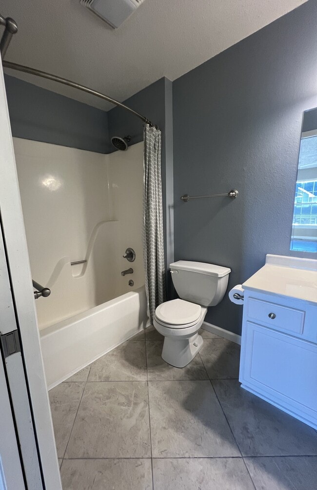 Building Photo - 2539 Catskill Ct