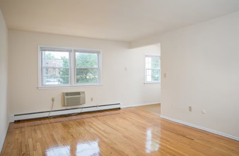 Building Photo - 118 Inslee Pl