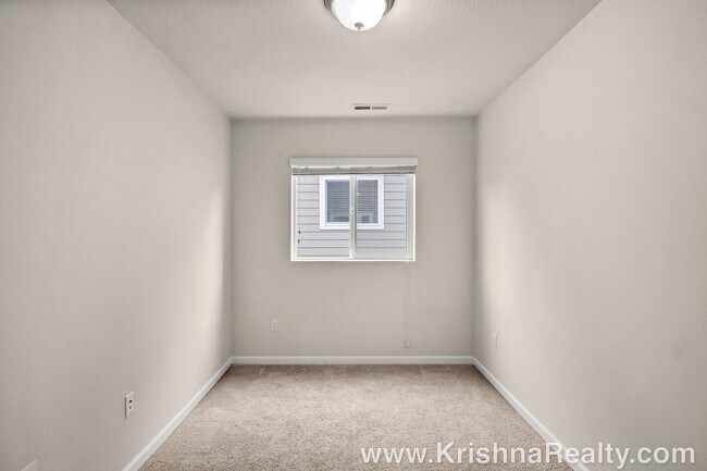 Building Photo - 7263 NW 165th Ave