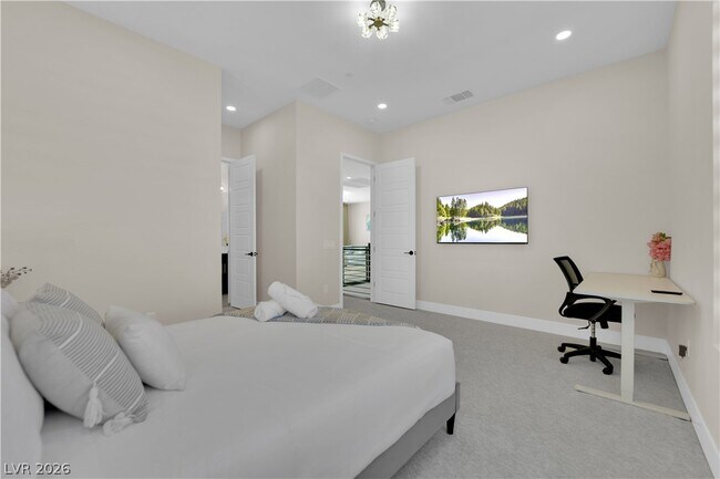 Building Photo - 10663 Stone Ledge Ave