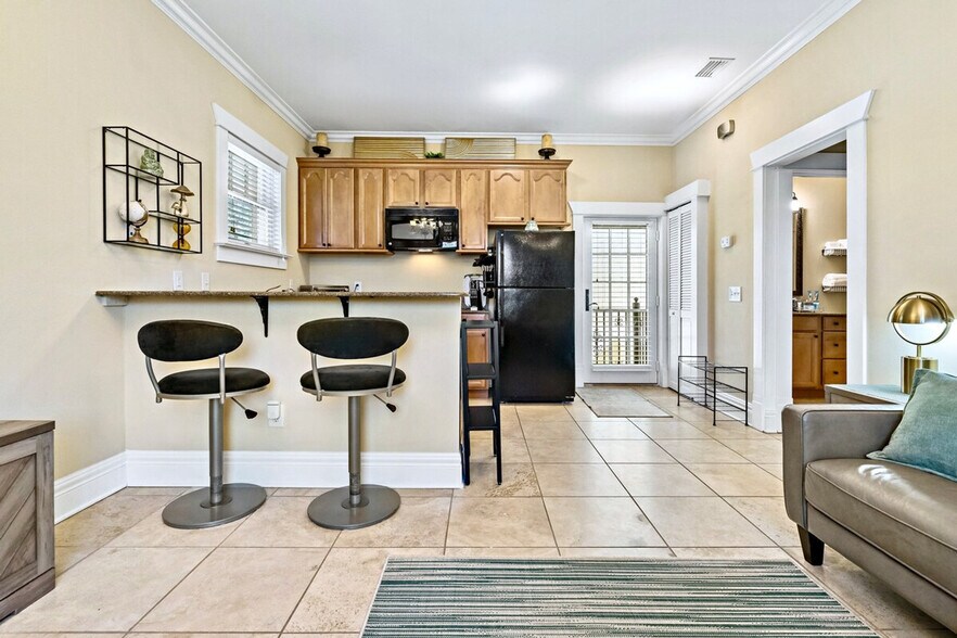 Building Photo - 1301 W Horatio St