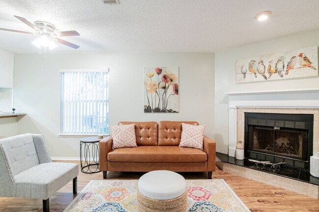 Building Photo - Lovely Ground-Floor Condo with Patio Near Airport