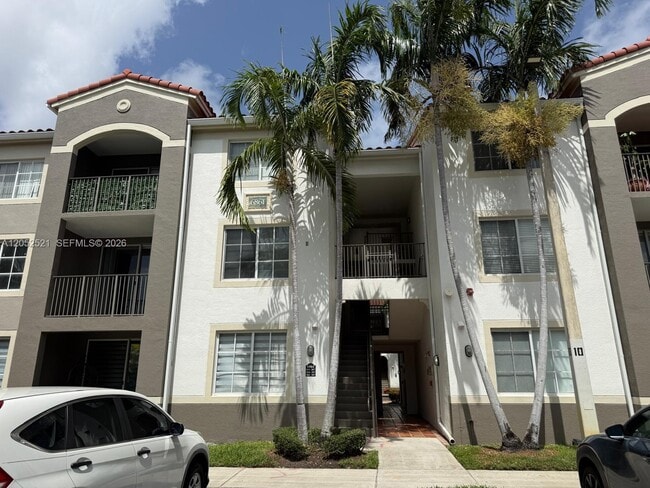 Building Photo - 6861 SW 44th St