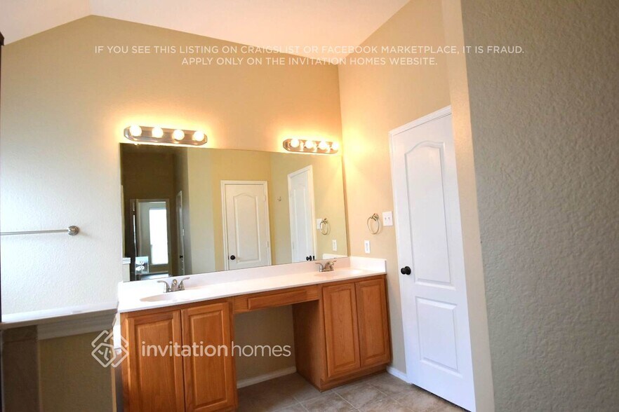 Building Photo - 113 Singletree Ln