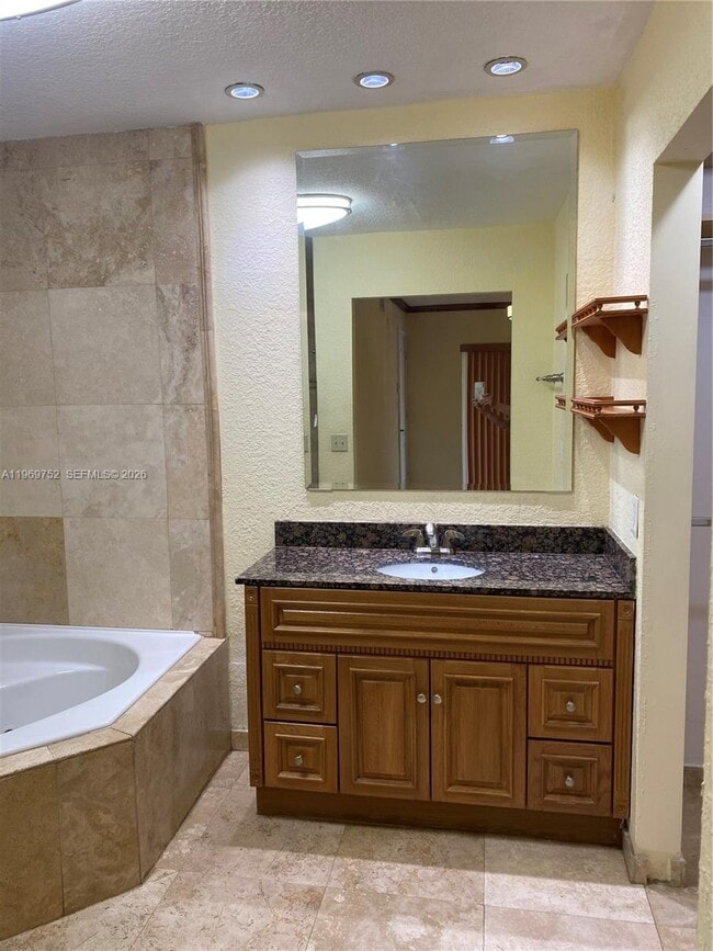 Building Photo - 720 NW 123rd Ave