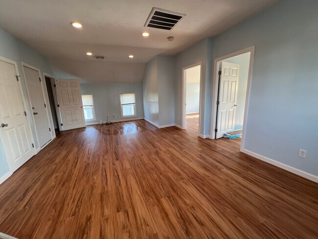 Building Photo - 93 Belleville Rd