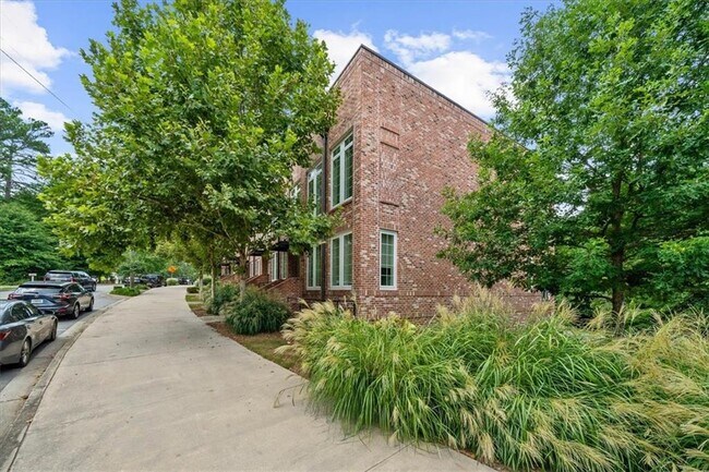 Building Photo - 205 Devore Rd