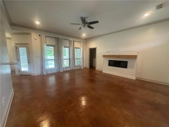 Building Photo - 5514 Stratford Ln