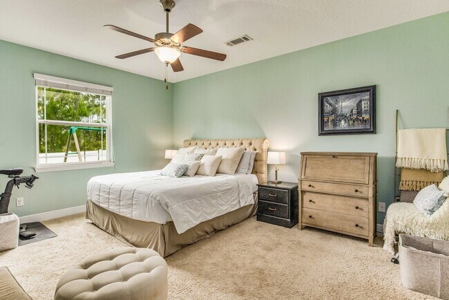 Building Photo - Bright and beautiful home in Windward Cove...