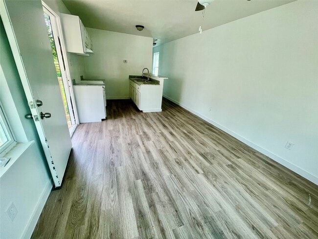 Building Photo - 3510 Fox Dr