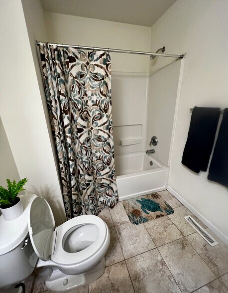 Building Photo - 101 Brownstone Ct