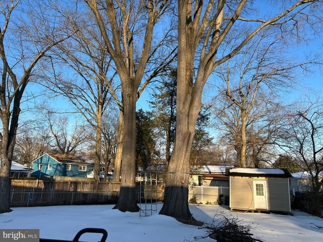 Building Photo - 7925 Ashboro Dr