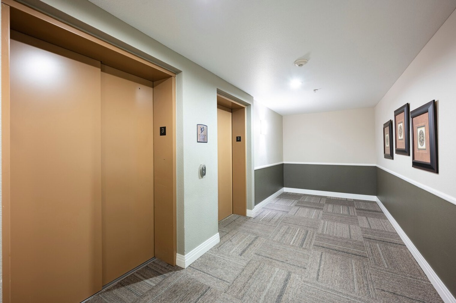 Building Photo - 9021 E Dry Creek Rd