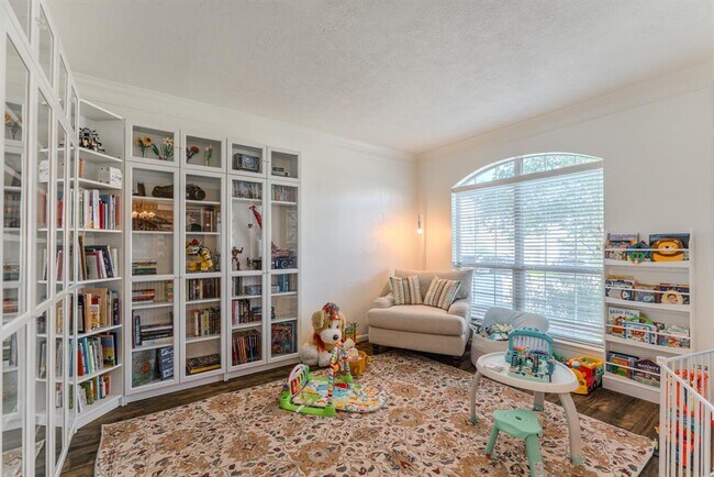 Building Photo - 8303 Hayden Cove Dr