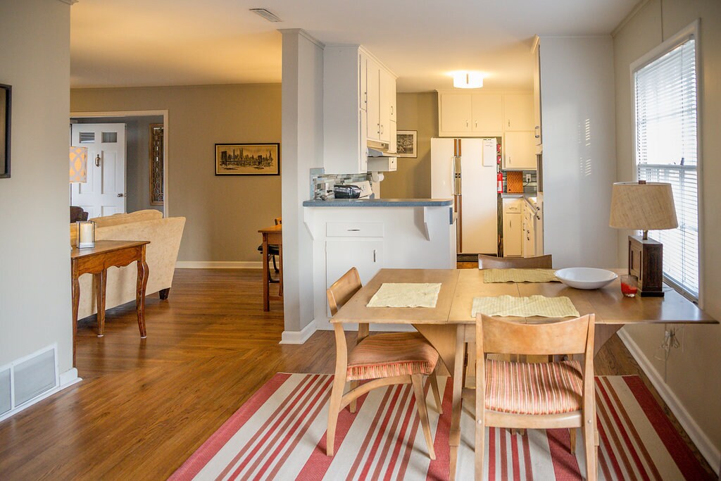 Building Photo - 4350 E 60th St