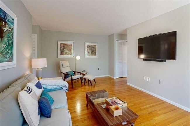 Building Photo - 43 Bullocks Point Ave