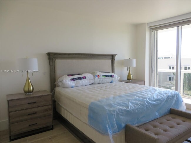 Building Photo - 9595 Collins Ave