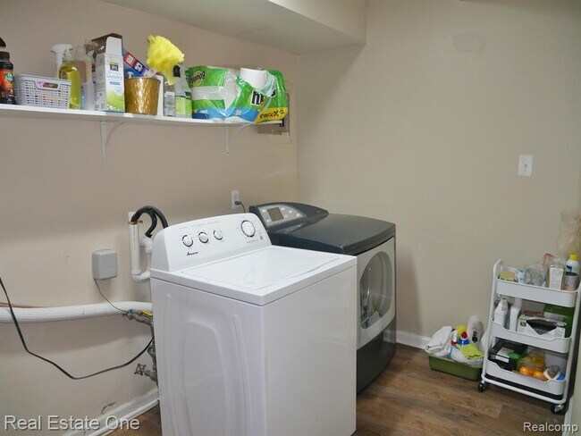 Building Photo - 2298 Browning St