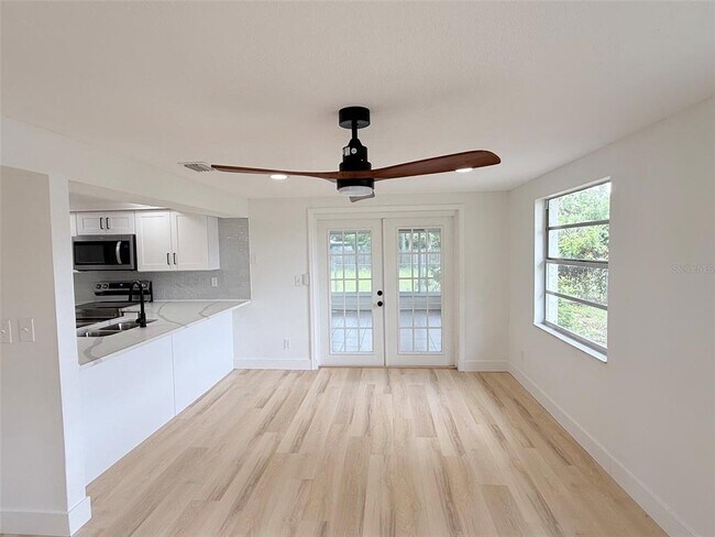 Building Photo - 8512 Longboat Ln