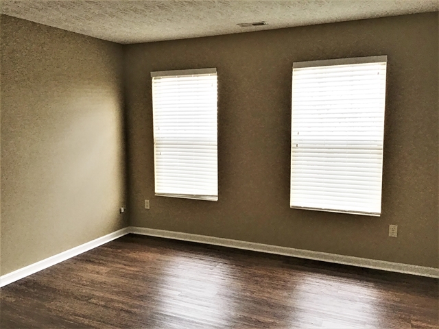 Building Photo - 5557 Windsor Ct