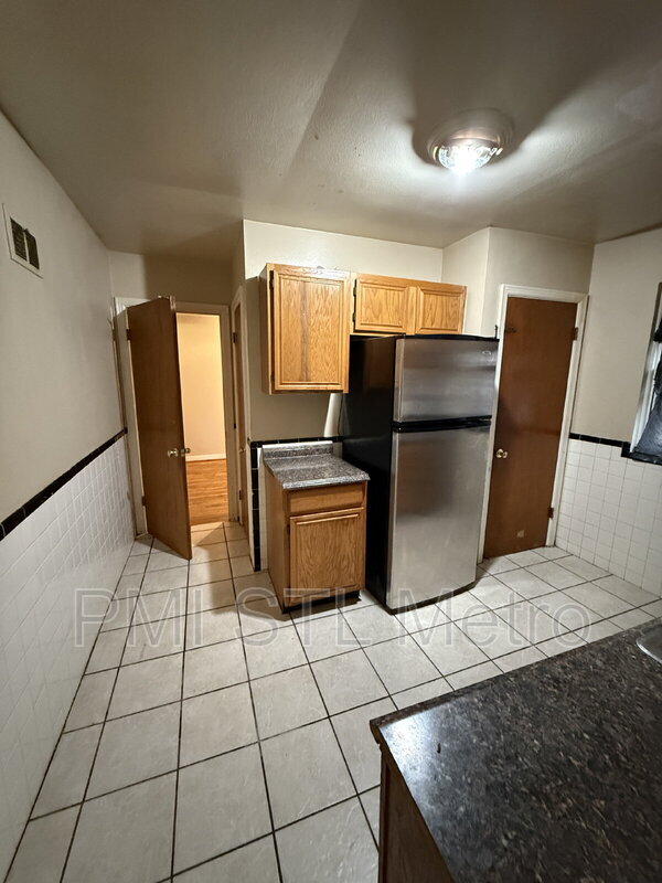 Building Photo - 9350 Duenke Dr