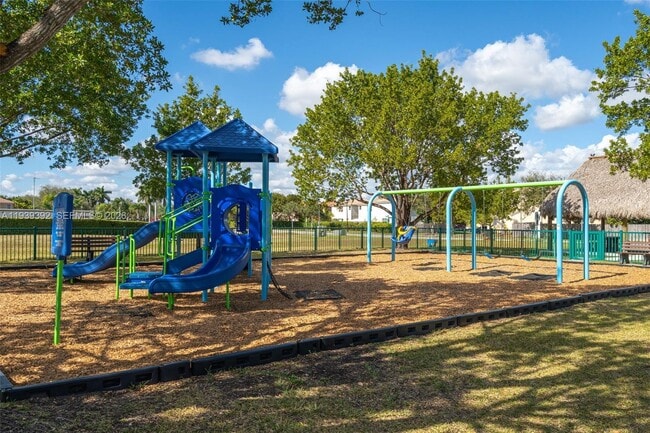 Building Photo - 1924 SE 17th Ct