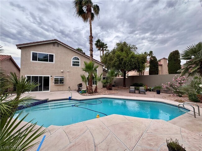Building Photo - 2056 Pinion Springs Dr