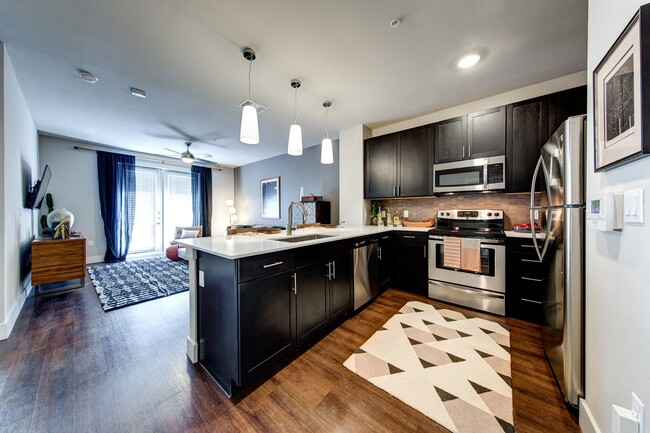 Building Photo - 2515 Elmont Dr