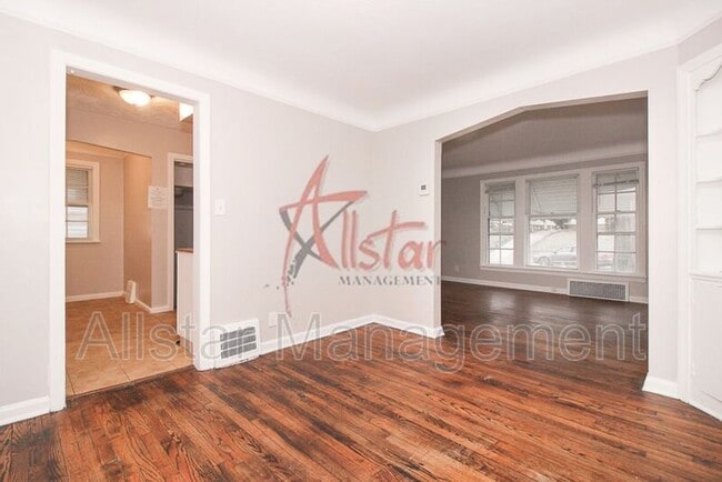 Building Photo - 3801 Woodridge Rd