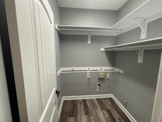 Building Photo - 556 Althea Ln