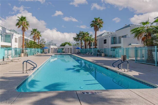 Building Photo - 7100 W Pirates Cove Rd