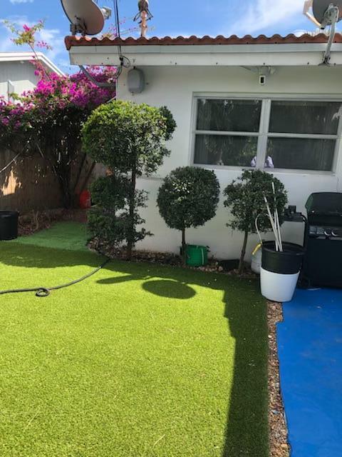 Building Photo - 2161 NE 51st Ct