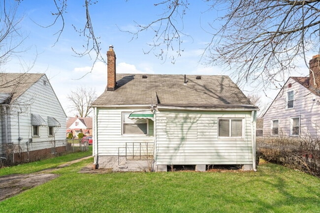 Building Photo - 3989 E 177th St