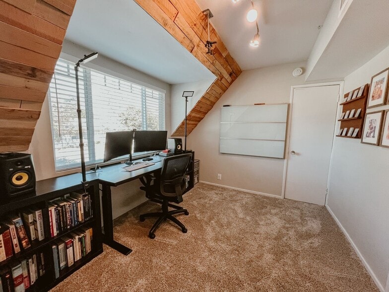 Building Photo - 1730 Asbury Dr