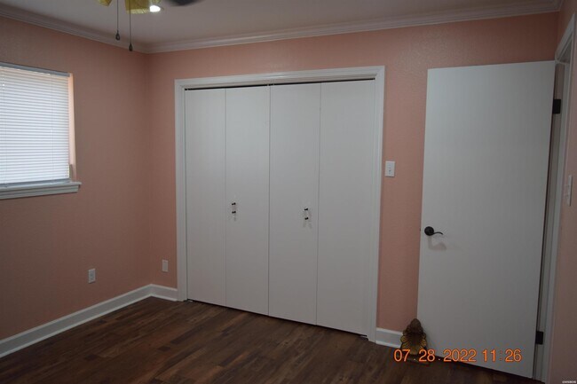 Building Photo - 1100 Woodlawn Ave
