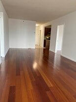 Building Photo - 45 River Dr S