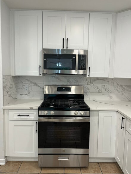 Building Photo - 1508 Valleyridge Dr
