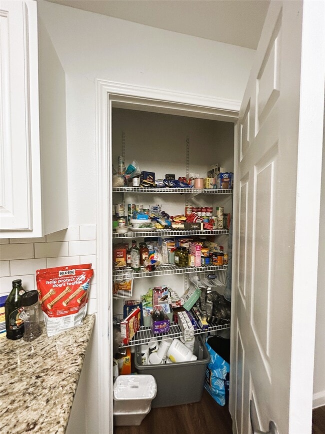 Building Photo - 302 Shoreacres Blvd