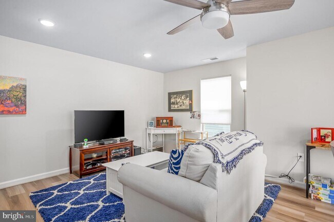 Building Photo - 46414 ROSE RIVER Ter