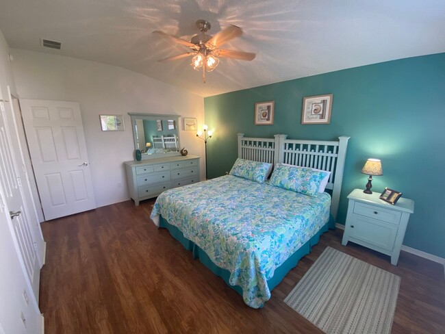 Building Photo - Beautiful SEASONAL, Fully Furnished, turnk...