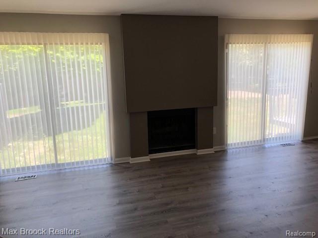 Building Photo - 6365 Richard Run St