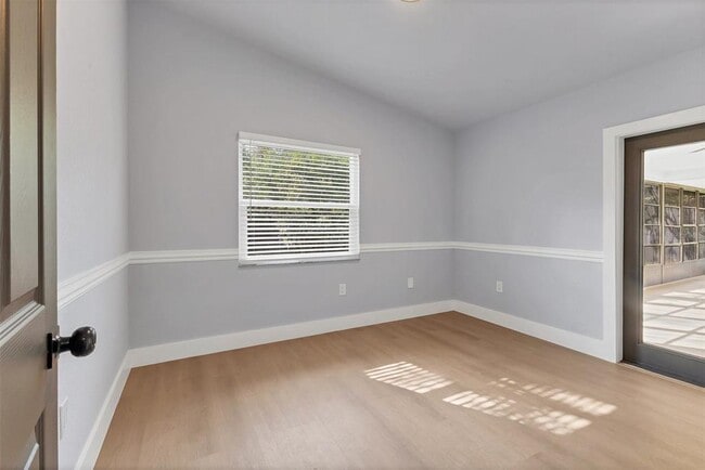 Building Photo - 4290 Yucatan Cir