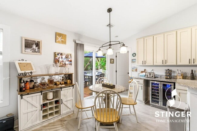 Building Photo - 40 Canopy Ln