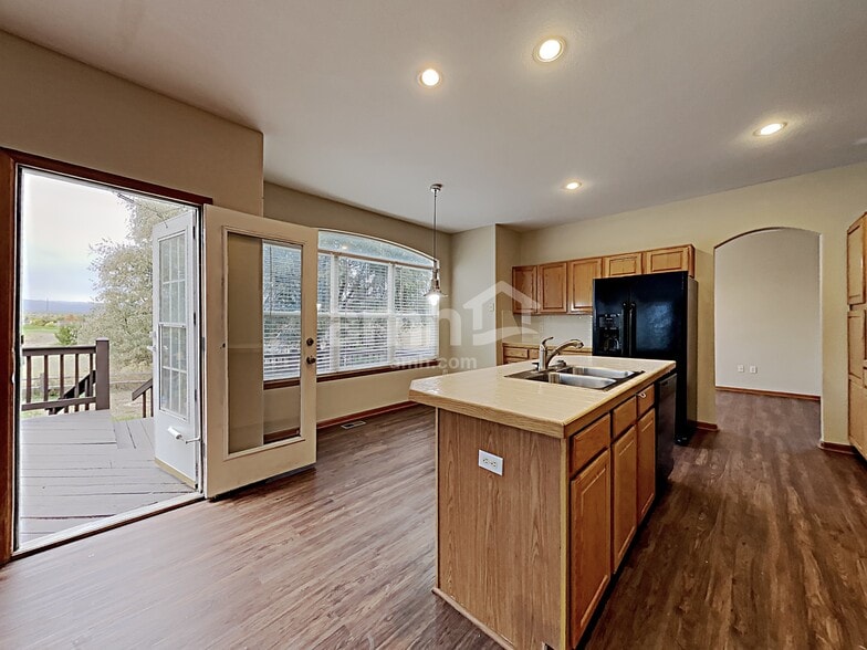 Building Photo - 1212 E 135th Pl