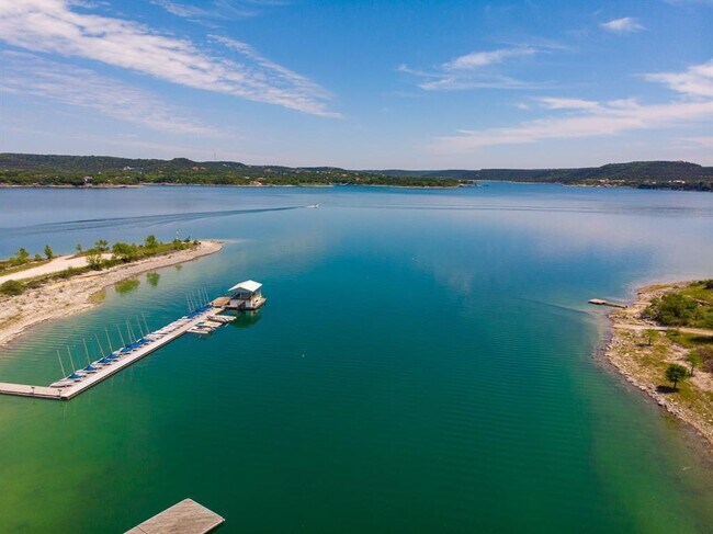 Building Photo - 5803 Rittenhouse Shore Dr