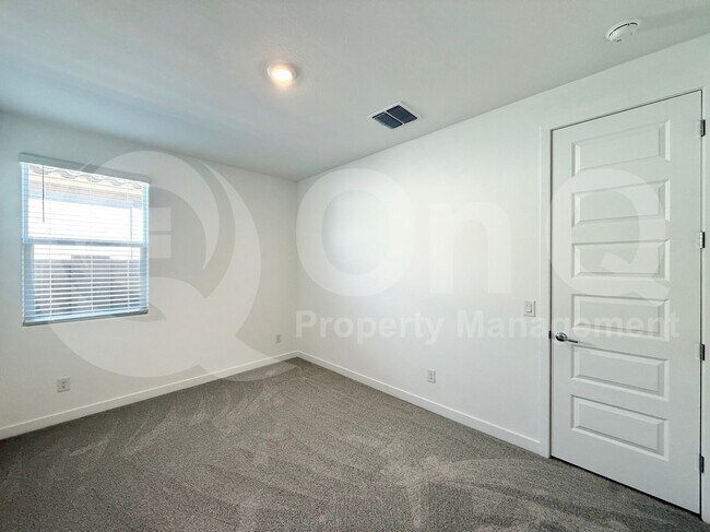 Building Photo - 9543 W Avalon Dr