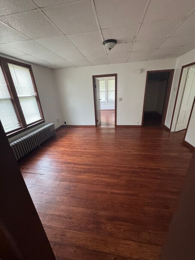 Building Photo - 1830 Superior Ave - Duplex